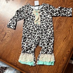 One piece leopard outfit